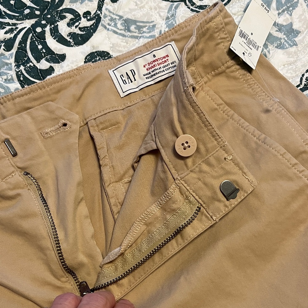 Gap size 8 women’s 4” DOWNTOWN KHAKI SHORT NWT - Picture 7 of 10